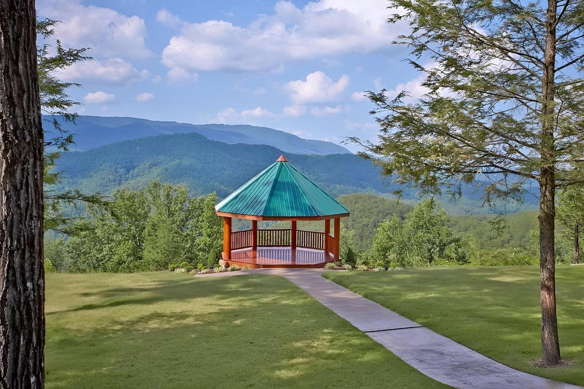 Cabin In A Gated Resort With Seasonal Resort Pool Pigeon Forge Kültér fotó
